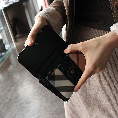 Burberry(������) 34635821 �� ��� üũ ���̴�Ʈ ��Ƽġ ������ �̹���7 - ���̺��� �߰���ǰ