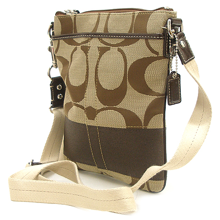 Coach(��ġ) 42619 �ñ׳�ó �ڰ��� ũ�ν��� �̹���3 - ���̺��� �߰���ǰ