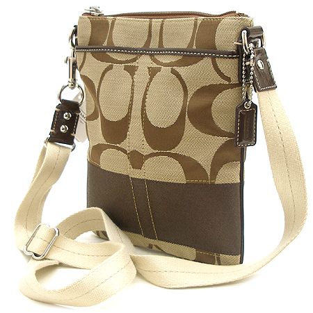 Coach(��ġ) 42619 �ñ׳�ó �ڰ��� ũ�ν��� �̹���3 - ���̺��� �߰���ǰ