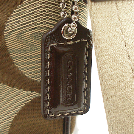 Coach(��ġ) 42619 �ñ׳�ó �ڰ��� ũ�ν��� �̹���4 - ���̺��� �߰���ǰ