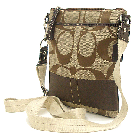 Coach(��ġ) 42619 �ñ׳�ó �ڰ��� ũ�ν��� �̹���2 - ���̺��� �߰���ǰ