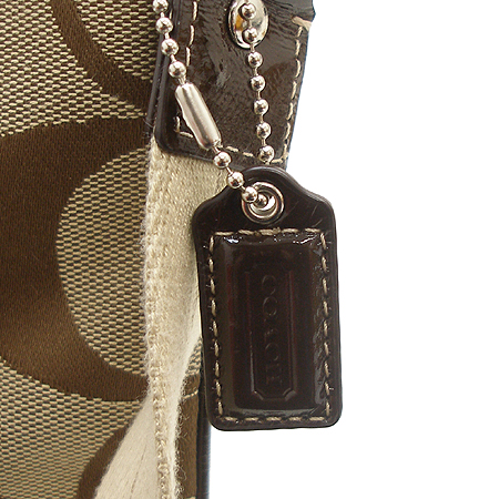 Coach(��ġ) 42619 �ñ׳�ó �ڰ��� ũ�ν��� �̹���3 - ���̺��� �߰���ǰ