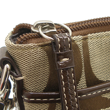 Coach(��ġ) 42619 �ñ׳�ó �ڰ��� ũ�ν��� �̹���5 - ���̺��� �߰���ǰ
