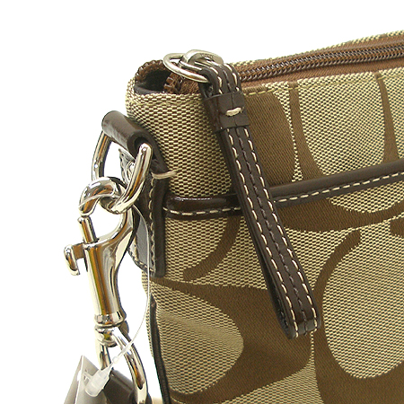Coach(��ġ) 42619 �ñ׳�ó �ڰ��� ũ�ν��� �̹���4 - ���̺��� �߰���ǰ