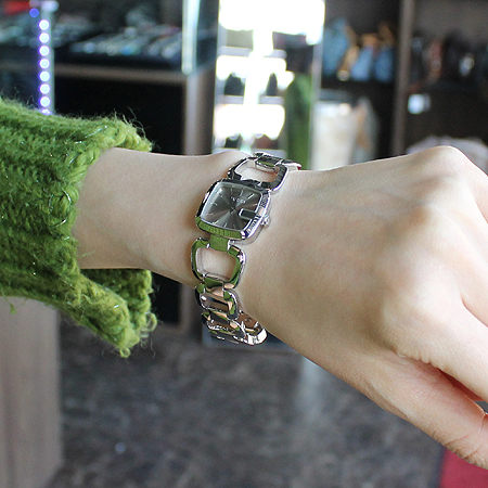 Gucci(����) YA 125507 ��ƿ ��� ������ �ð� [�б�������] �̹���6 - ���̺��� �߰���ǰ
