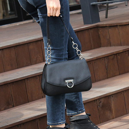 Ferragamo(��󰡸�) 21 5320 ���ǾƳ� ���� ��ġ�� ��� ü�� ����� �̹���6 - ���̺��� �߰���ǰ