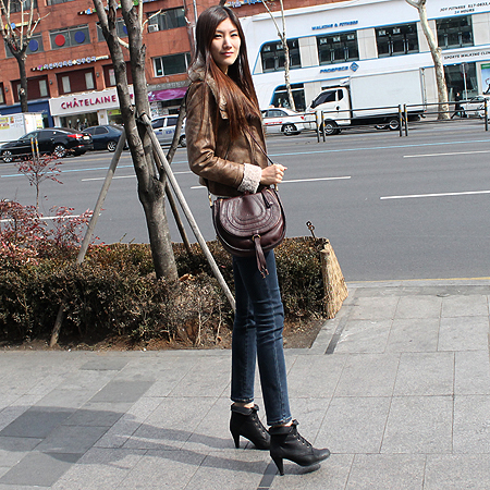 Chloe(���ο�) ������ ���ǵ� �÷� ���� ũ�ν��� �̹���6 - ���̺��� �߰���ǰ