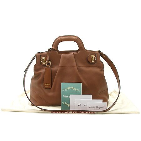Ferragamo(��󰡸�) 21 C537 ���� ���� ��Ʈ�� + ��� ��Ʈ�� [�̾�������] �̹���2 - ���̺��� �߰���ǰ