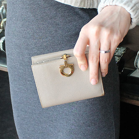 Ferragamo(��󰡸�) 22 0778 ���� ��ġ�� ��� ������ �̹���6 - ���̺��� �߰���ǰ