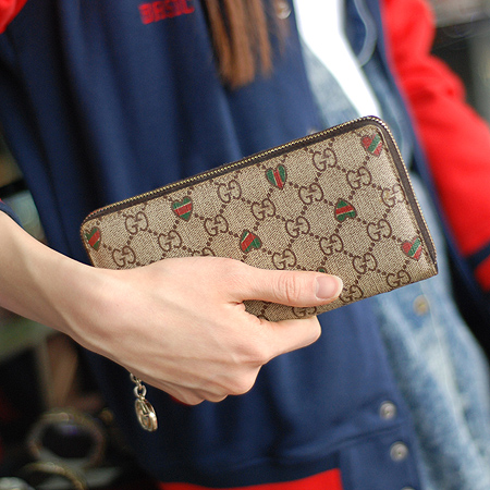 Gucci(����) 212110 GG �ΰ� PVC ��Ʈ ��� ������ [��������] �̹���6 - ���̺��� �߰���ǰ
