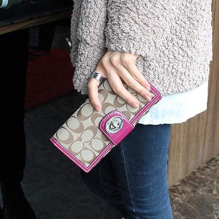 Coach(��ġ) �ñ׳�ó �ڰ��� ������ �̹���6 - ���̺��� �߰���ǰ