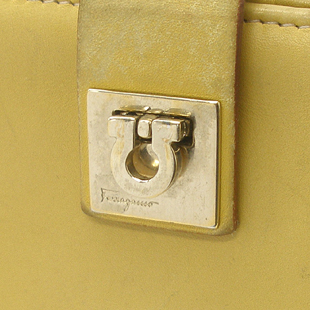 Ferragamo(��󰡸�) 22 0113 ���� ��ġ�� ������ �̹���2 - ���̺��� �߰���ǰ