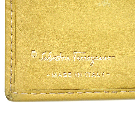 Ferragamo(��󰡸�) 22 0113 ���� ��ġ�� ������ �̹���4 - ���̺��� �߰���ǰ