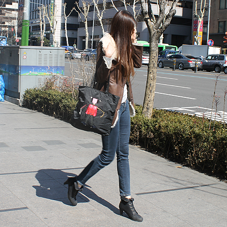 Prada(�����) �ﰢ �ΰ� �κ� ������ ��� �к긯 ��Ʈ�� �̹���4 - ���̺��� �߰���ǰ