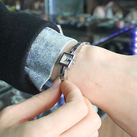 Gucci(����) 102 YA102506 �̴� G�ΰ� ������ ��ƿ �ð� [�б�������] �̹���6 - ���̺��� �߰���ǰ