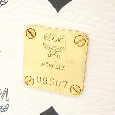 MCM(������) ȭ��Ʈ ���佺 ��Ʈ�� + �Ŀ�ġ �̹���4 - ���̺��� �߰���ǰ