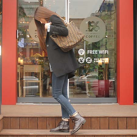 Fendi(���) 8BH187 FF�ΰ� �к긯 ����� [�б�������] �̹���7 - ���̺��� �߰���ǰ