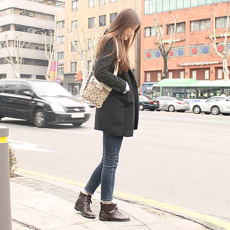 Coach(��ġ) 42190 �ñ׳�ó �ڰ��� ũ�ν��� �̹���4 - ���̺��� �߰���ǰ
