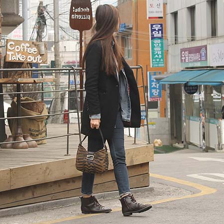 Fendi(���) 8BR036 �ڰ��� ȣ�� ����� �̹���4 - ���̺��� �߰���ǰ