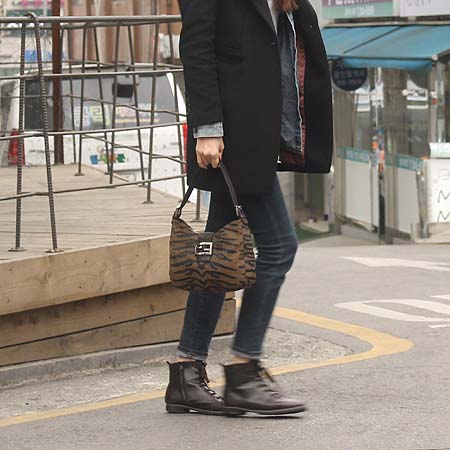Fendi(���) 8BR036 �ڰ��� ȣ�� ����� �̹���5 - ���̺��� �߰���ǰ