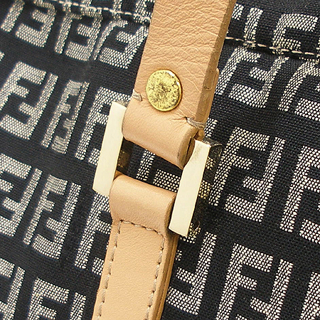 Fendi(���) 8BH031 FF �ΰ� �ڰ��� ��Ʈ�� �̹���3 - ���̺��� �߰���ǰ