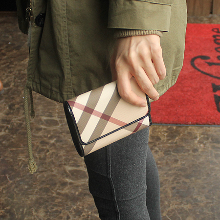 Burberry(������) 37993761 �� ��� üũ PVC 3�� ������ �̹���6 - ���̺��� �߰���ǰ
