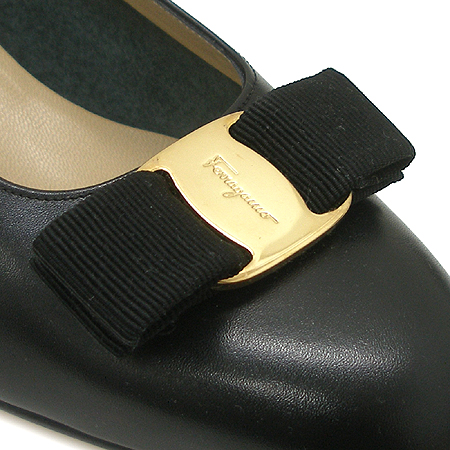 Ferragamo(��󰡸�) FH301077 7H �������� ���� VARA �ٶ� ��ķΰ� ������ ���� [��������] �̹���5 - ���̺��� �߰���ǰ