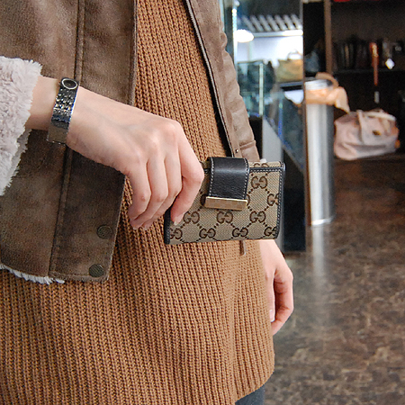 Gucci(����) 212097 GG�ΰ� �ڰ��� �����ܹ� ī��� �������� [�б�������] �̹���5 - ���̺��� �߰���ǰ