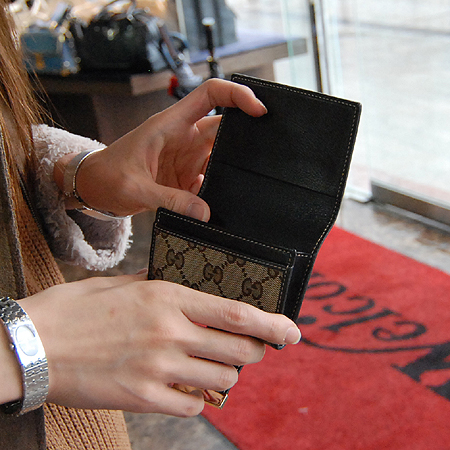 Gucci(����) 212097 GG�ΰ� �ڰ��� �����ܹ� ī��� �������� [�б�������] �̹���6 - ���̺��� �߰���ǰ
