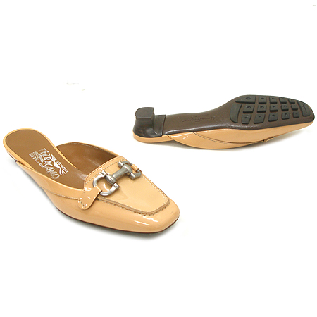 Ferragamo(��󰡸�) FG602017 TOMORROW ����Ʈ������ �ֳ��� ��ġ�Ϸΰ� ��� ���� [��������] �̹���3 - ���̺��� �߰���ǰ