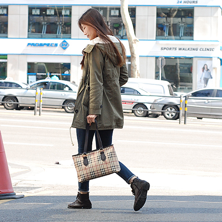 Burberry(������) 32009771 ���̸��� Ŭ���� üũ �̵�� ��Ʈ�� �̹���7 - ���̺��� �߰���ǰ