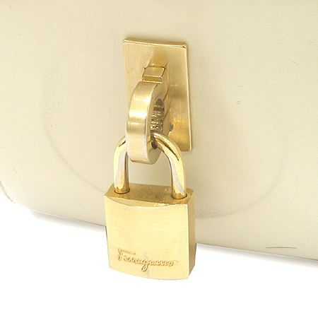 Ferragamo(��󰡸�) 21 2340 ��ġ�� �ΰ� ��� ��Ʈ�� �̹���6 - ���̺��� �߰���ǰ
