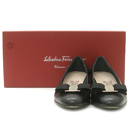 Ferragamo(��󰡸�) ���� VARA(�ٶ�) ���� ���� ������ ���� �̹���2 - ���̺��� �߰���ǰ