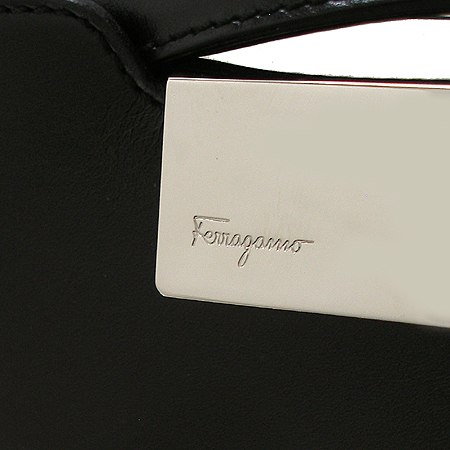 Ferragamo(��󰡸�) 21-0717 ���� �ΰ� ��� ���� ���� ������ ����� �̹���5 - ���̺��� �߰���ǰ