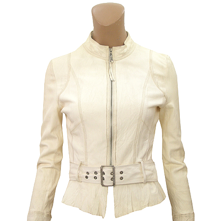 ����  ��������