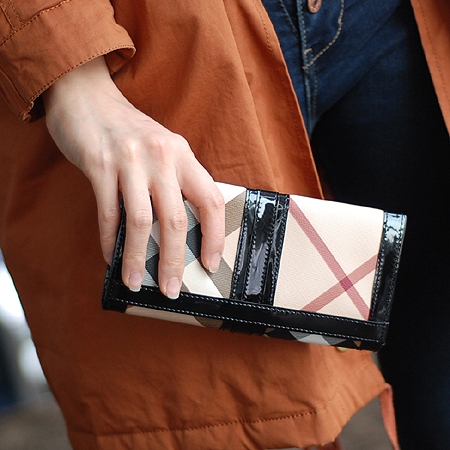 Burberry(������) 36326461 �� ��� üũ PVC ���̴�Ʈ ��Ƽġ ������ �̹���6 - ���̺��� �߰���ǰ