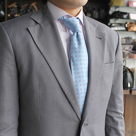 Hugo Boss(�ް�����) 100%��ũ ��Ÿ�� [��������] �̹���7 - ���̺��� �߰���ǰ