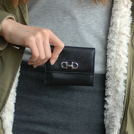 Ferragamo(��󰡸�) 22 B001 ���� ��ġ�� �ΰ� ������ [��������] �̹���6 - ���̺��� �߰���ǰ