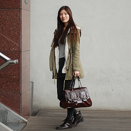 Fendi(���) 8BN166 �۾������� ���̴�Ʈ ü�� B�� �� ��Ʈ�� �̹���6 - ���̺��� �߰���ǰ