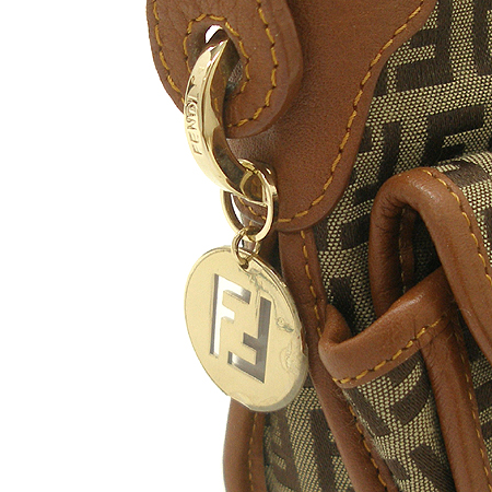 Fendi(���) 8BT088 FF�ΰ� �ڰ��� ũ�ν��� �̹���4 - ���̺��� �߰���ǰ