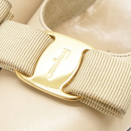 Ferragamo(��󰡸�) ���� �ٶ� ��� ������ ������ ���� �̹���4 - ���̺��� �߰���ǰ