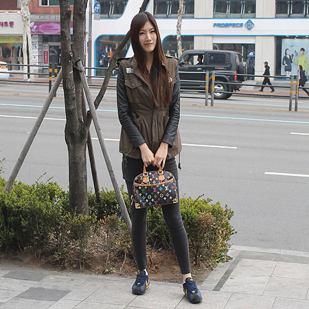 Louis Vuitton(���̺���) M92662 ���׷� ��Ƽ �÷� ���� Ʈ��� ��Ʈ�� �̹���7 - ���̺��� �߰���ǰ