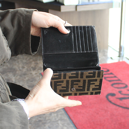 Fendi(���) 8M0029 FF�ΰ� �к긯 ������ [��������] �̹���7 - ���̺��� �߰���ǰ