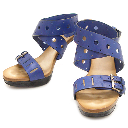 ����  ����