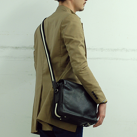 Bally(�߸�) TRUVA ���� ���� ũ�ν��� �̹���6 - ���̺��� �߰���ǰ