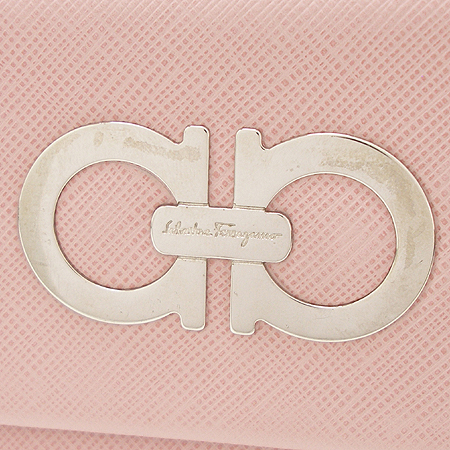 Ferragamo(��󰡸�) 22 7122 ���� ��ġ�� �ΰ� ��� 2�� ������ �̹���2 - ���̺��� �߰���ǰ