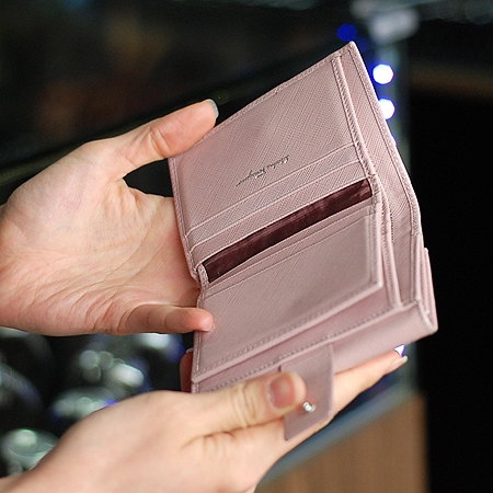 Ferragamo(��󰡸�) 22 7122 ���� ��ġ�� �ΰ� ��� 2�� ������ �̹���7 - ���̺��� �߰���ǰ