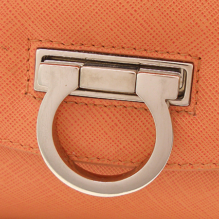 Ferragamo(��󰡸�) 21 5320 ���� ��ġ�� ��� ü�� ����� �̹���4 - ���̺��� �߰���ǰ