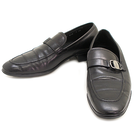 Ferragamo(󰡸)  Ŭ  
