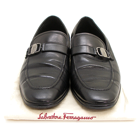 Ferragamo(󰡸)  Ŭ   ̹2 - ̺ ߰ǰ